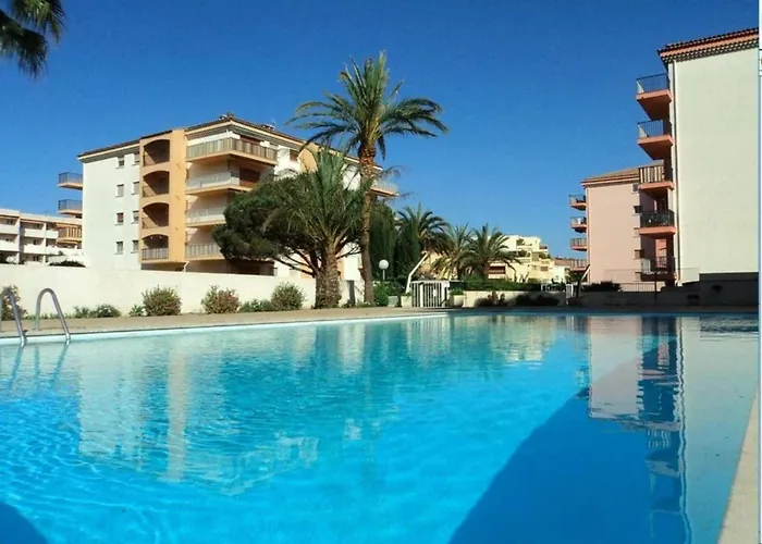 Climatise 2 Pieces Avec Piscine Et Wifi, Proche Centre Et Plages, - Fr-1-780-1 圣马克西姆