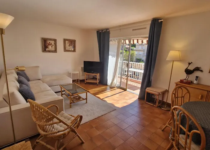 公寓 Climatise 2 Pieces Avec Piscine Et Wifi, Proche Centre Et Plages, - Fr-1-780-1 圣马克西姆