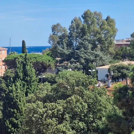 Climatise 2 Pieces Avec Piscine Et Wifi, Proche Centre Et Plages, * Sainte-Maxime