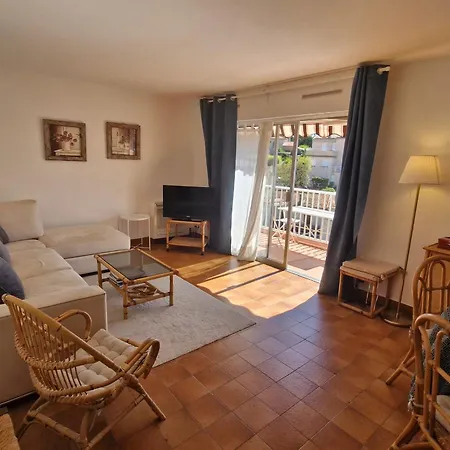 Apartment Climatise 2 Pieces Avec Piscine Et Wifi, Proche Centre Et Plages, Sainte-Maxime