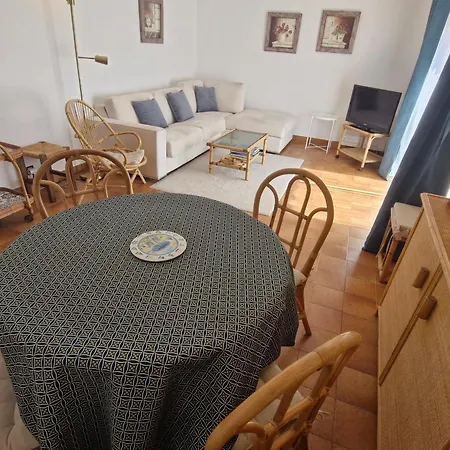Climatise 2 Pieces Avec Piscine Et Wifi, Proche Centre Et Plages, Apartment