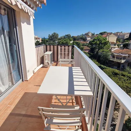 Climatise 2 Pieces Avec Piscine Et Wifi, Proche Centre Et Plages, Apartment Sainte-Maxime