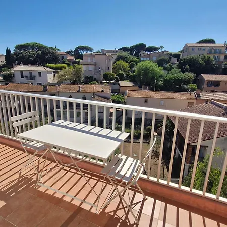Climatise 2 Pieces Avec Piscine Et Wifi, Proche Centre Et Plages, Sainte-Maxime