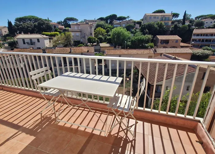 Climatise 2 Pieces Avec Piscine Et Wifi, Proche Centre Et Plages, - Fr-1-780-1